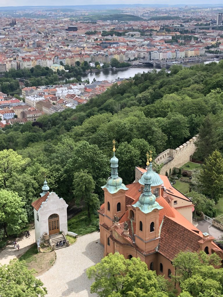 Blick vom Petrin Aussichtsturm auf Prag