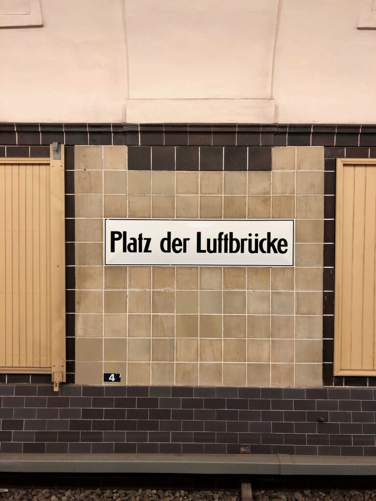 U-Bahn Berlin Tempelhof