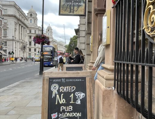 Horse and Guardsman Pub