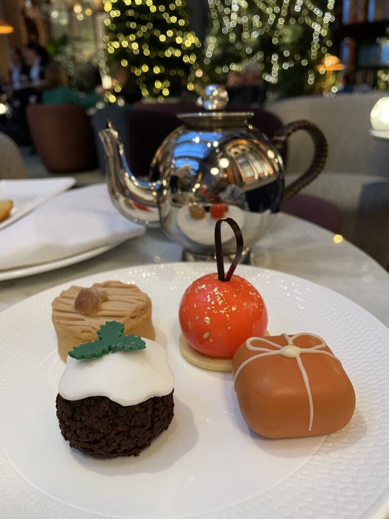 Weihnachten in London Teatime St. Pancreas Hotel