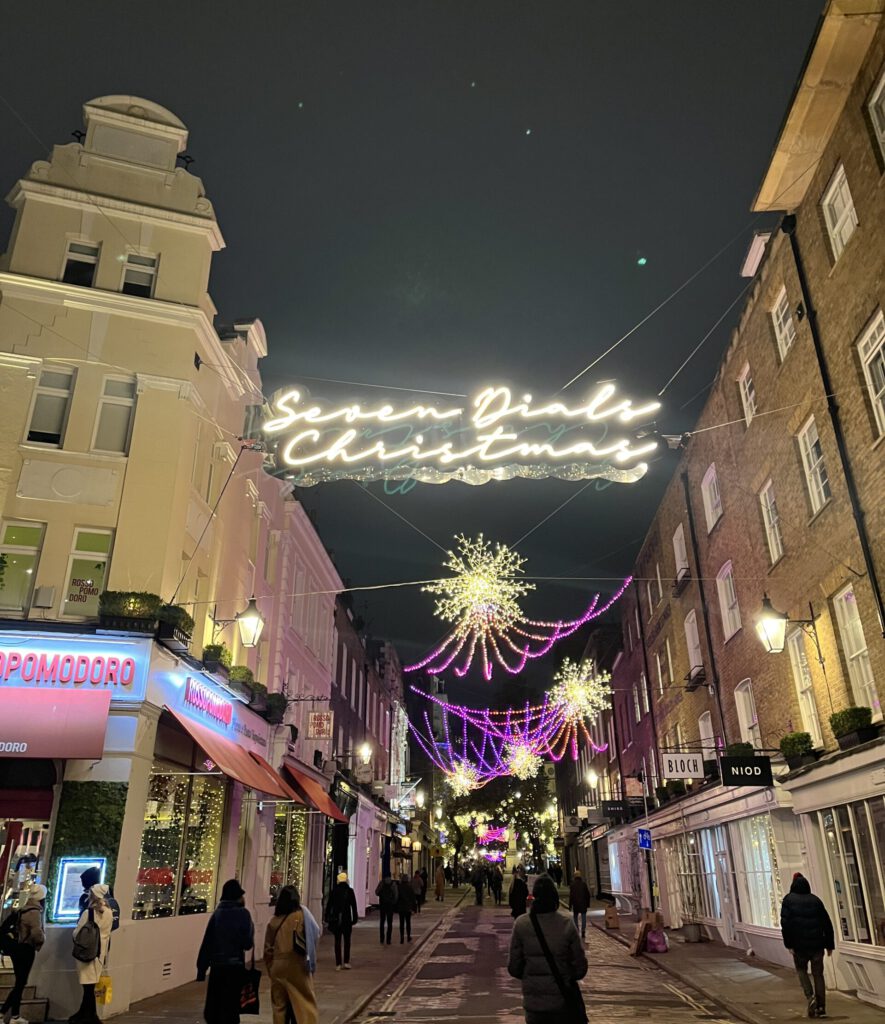 Weihnachten in London Seven Dials