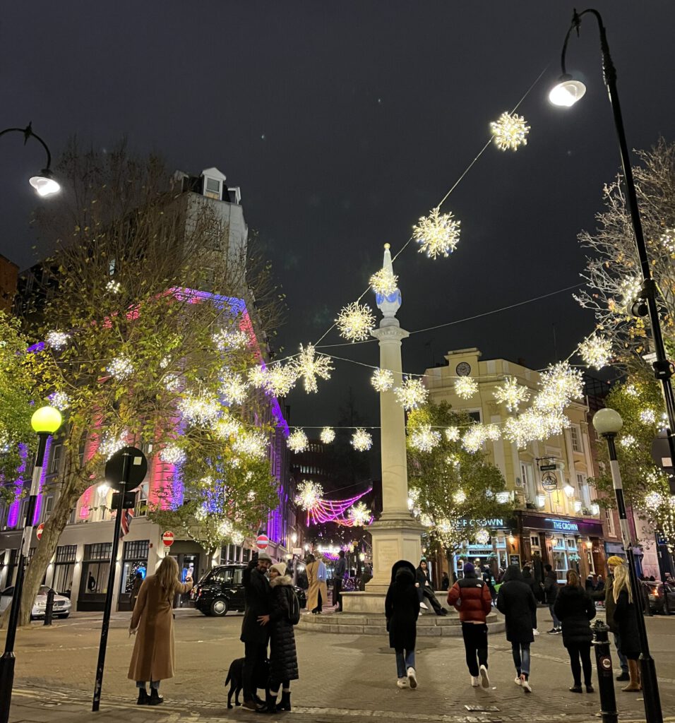 Weihnachten in London Seven Dials