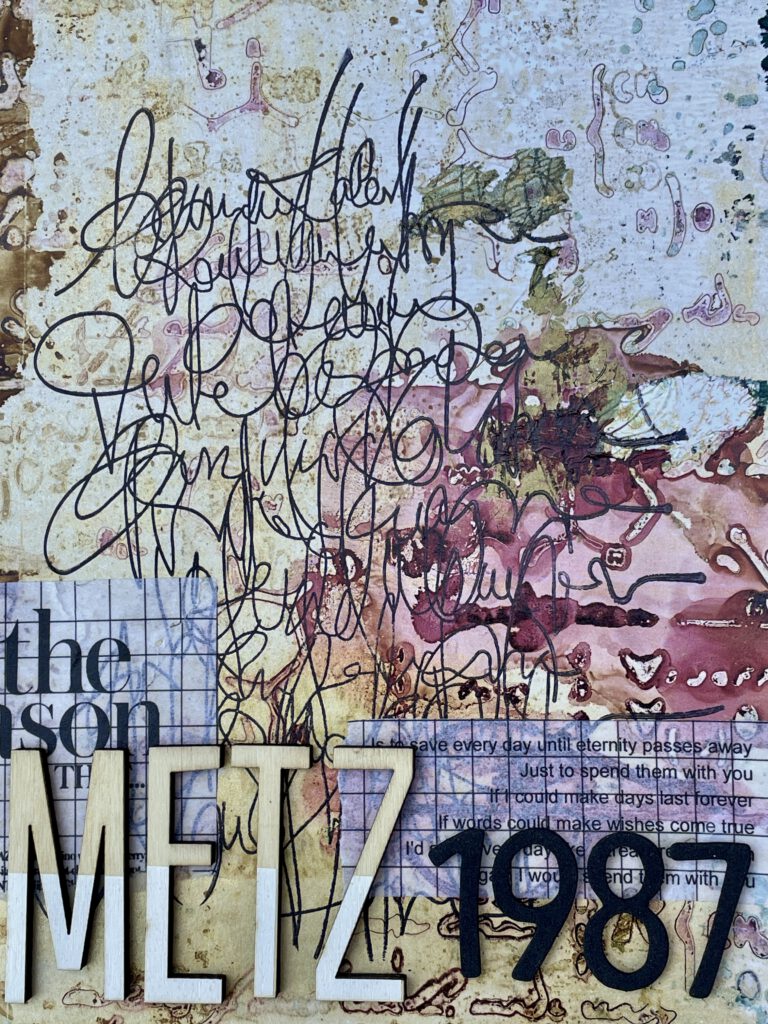 Scrapbooking Layouts mit Alcohol Ink Hintergrund Metz Details