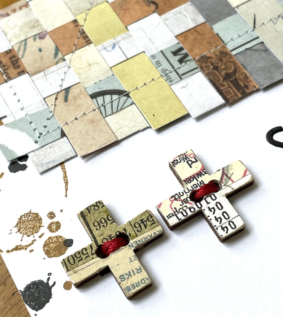 Scrapbooking Layout mit Collage auf Holzknöpfen