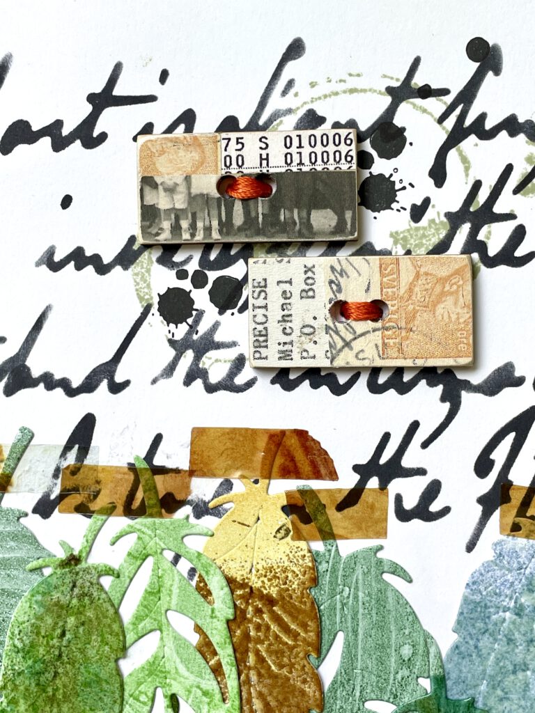 Scrapbooking Layout mit Collage auf Holzknöpfen