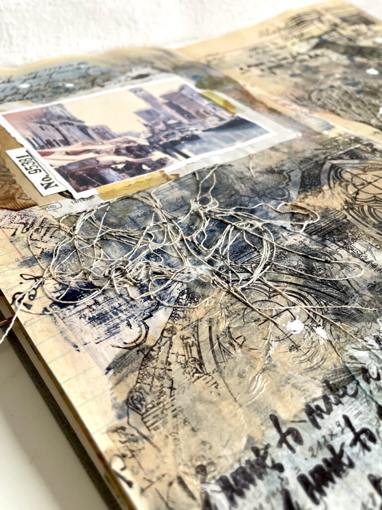 Ledger Journal mit Fotos Collage Stempel Dina Wakley